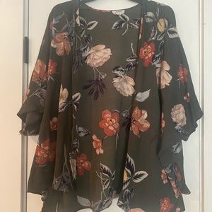 Floral kimono cardigan - size medium